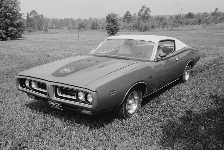  Dodge Charger 500 Super Bee 440 Six-Pack 1971 года  (фото 2 из 12)
